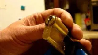 Single Pin Picking TUTORIAL Of A Five Pin ISEO Euro Lock VERY FAST!! uklocksport.co.uk