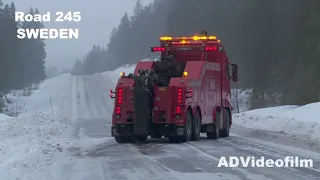 Ağır araç kurtarma Volvo FH16 8x4 vs DAF Semitrailer - İsveç