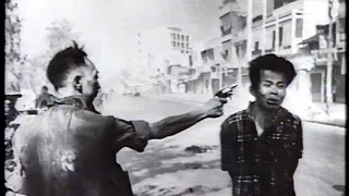 閲覧注意　解放戦線の兵士が路上で処刑される（NHK映像の世紀）