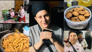 Me te mma ne bnaye aaj thekua te mattiya ghre#saasbahu #cooking #familyvlog #dailyvlogging #vlog