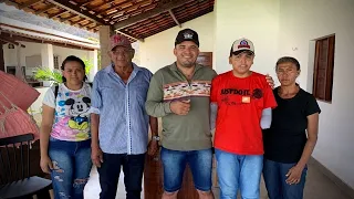 O Cantor Junior Vianna recebeu em sua fazenda, o garoto Rafael