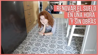 Renovar el Suelo de la Cocina en UNA HORA Y SIN OBRAS 😱 | Instalación Vinilo en Rollo