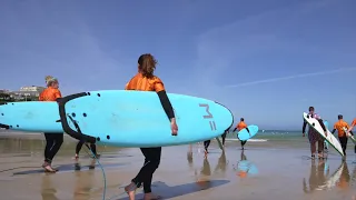 SURFING IN NEWQUAY, CORNWALL: JOIN US AT OUR NEWQUAY SURF SCHOOL