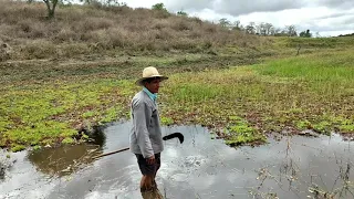 LIMPANDO O AÇUDE