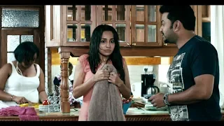 ഇവളെന്താ ഇങ്ങനെ ആടിക്കൊണ്ടിരിക്കുന്നെ | Malayalam Comedy | Malayalam Comedy Movies | Bhama