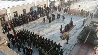 Т- 34 возвращаются на родину, торжественный митинг.