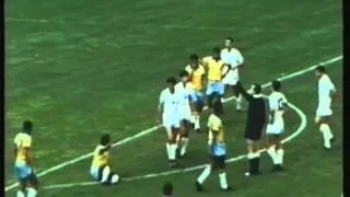 1966 (July 12) Brazil 2-Bulgaria 0 (World Cup).mpg