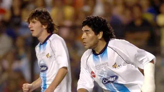 The day Messi and Maradona played together on the same team, back in December 23, 2005! 💖✨