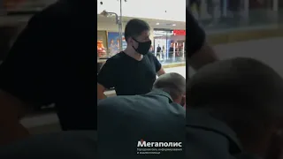 Избиение двух молодых людей охранниками ТЦ Галерея в Петербурге
