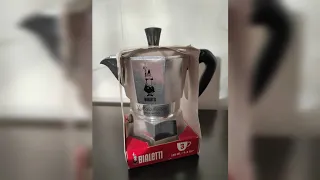 Распаковка и обзор гейзерной кофеварки Bialetti Moka Express 130мл (3 чашки)