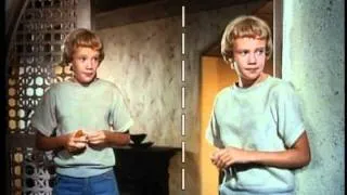 The Parent Trap - Seeing Double - split screen effects for twins Hayley Mills  (ORIGINAL from  DVD)