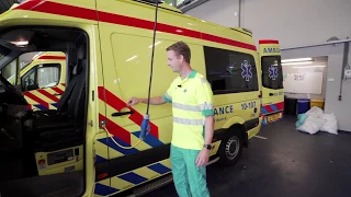 Ambulancechauffeur Robbert vertelt over zijn werk - Vlog #6
