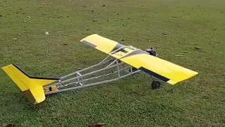 Pesawat menggunakan mesin pemotong rumput, berhasil terbang