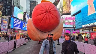 Hot Dog in the City | Exploring Times Square & Midtown Manhattan | New York City LIVE