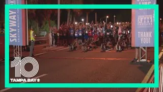 Start of Skyway 10K event: handcyclers, runners, walkers