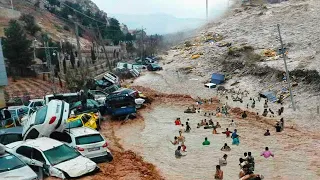 The wrath of nature in Saudi Arabia! Flooding blows away cars in Al Mandaq