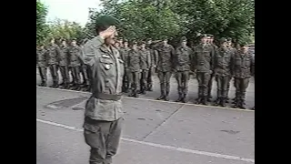 1985: How a German rifle company salutes the master sergeant