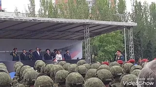 Парад Победы в Донецке в сопровождение собаки - 9 мая 2018
