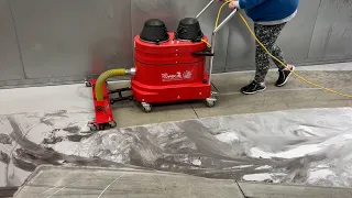 R201 Vacuuming Powder Paint Overspray