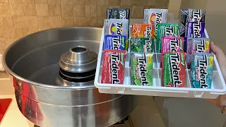 COLOQUEI UMA PALETA CHEIA DE TRIDENT NA MÁQUINA DE ALGODÃO DOCE E OLHA COMO FICOU!!!