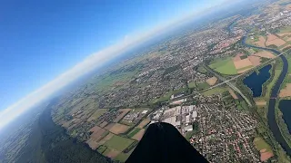 Aufdrehen in der Thermik über der Porta Westfalica mit dem Gleitschirm ￼