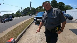 Biker gets pulled over for no plate🤦🏽‍♂️