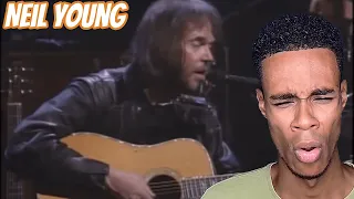 First Time Hearing | Neil Young - Harvest Moon (unplugged)