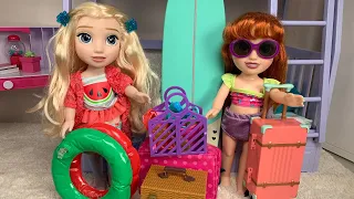 Elsa And Anna toddlers Packing for Vacation ✈️  beach 🏖 Vacation