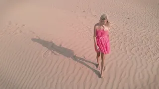 The Longboarding Blonde Ep.5: Dubai Desert Rose