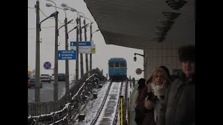 Київ. Святошинсько-Броварська лінія метро. Вид в ліве по ходу вікно. 2010-2011.