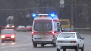 Delfis ambulance responding code 3 in Odessa with Hi-Lo