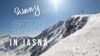 Sunny skiing in Jasna