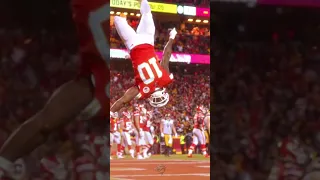 Tyreek Hill INSANE BACKFLIP🤯 #Shorts