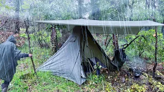 Solo Camping Heavy Rain - Setting Up a Tent and Preparing Food in The Rain