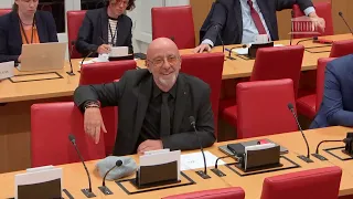 Christophe Bex interroge Michel-Édouard Leclerc sur la souveraineté alimentaire!