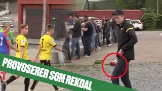 Utgir seg for å være Rekdal - provoserer under fotballkamp