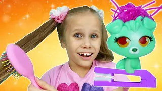 Веселые игры для девочек: куклы Curli Girls спасают друзей! Видео про игрушки для детей и прически