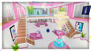 Barbie DreamHouse Tycoon 🏠, Building! in Roblox.