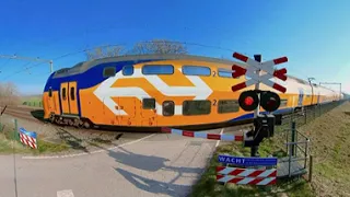 Vr360° Spoorwegovergang Renswoude 😍12K😍 // Dutch railroad crossing in Vr 360°