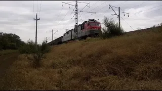 Электровоз ВЛ80с-0645 с грузовым поездом