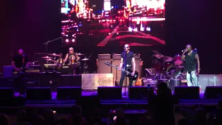 Crosstown Traffic with Joe Satriani and Doug Pinnick