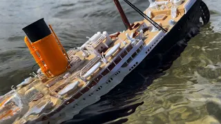 Titanic Model Sinks at the Lake ( Scale 1:400 )