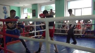 Эрназар Амбымаликов (синий угол), КИТЭК 20 мая 2017 - 1 раунд