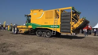 Rooimachines in actie op Aardappeldemodag in Westmaas Trekkerweb