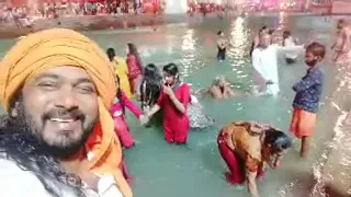 Haridwar Kumbh Mela 2021शाही स्नान वैशाखी पर्व महाकुंभ2021गुरुजी ने लगवाईअपने साथ मां गंगा मैं डुबकी