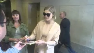 'Gone Girl' star Rosamund Pike leaving Today Show & signing autographs for fans in NYC