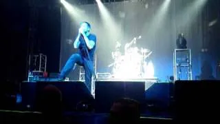 Billy Talent singing happy birthday to Aaron (21.11.2009 in Prague)