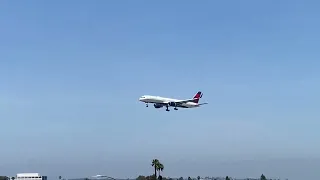 Delta Airlines Boeing 757-200 landing at Los Angeles International Airport KLAX runway 24R