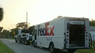 Person steals FedEx truck, crashes into pole in Volusia County, police say