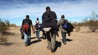 ¿Cuánto cobran los coyotes que ayudan a inmigrantes a cruzar fronteras ilegalmente?